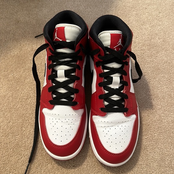 Authentic Air Jordan 1 mid Chicago - Picture 2 of 4